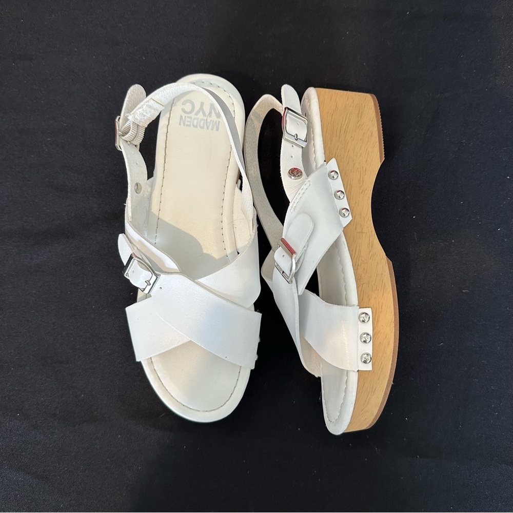 White wedges - Picture 2 of 4